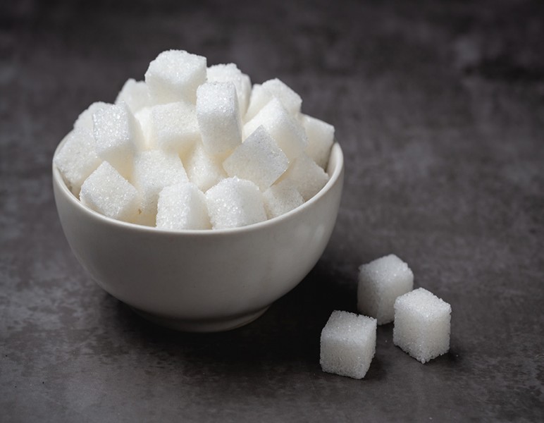 Contratos futuros do açúcar iniciam a semana em queda com preocupações de uma desaceleração econômica mundial
